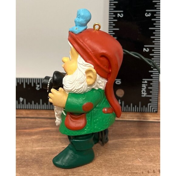 1990 HALLMARK KEEPSAKE ORNAMENT QLX733-3 HOLIDAY FLASH GNOME CAMERA MAGIC - Picture 8 of 8